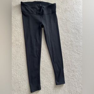 Maternity GapFit Under Belly Rib Blackout 7/8 Leggings